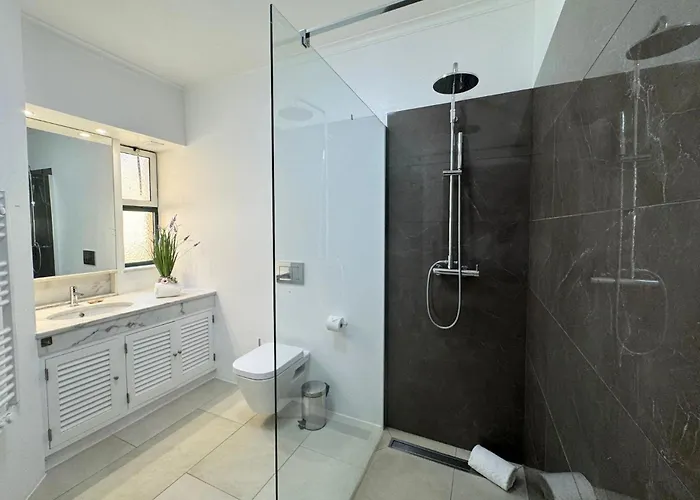2 Bedroom With Pool View At Gramacho Golf Estombar